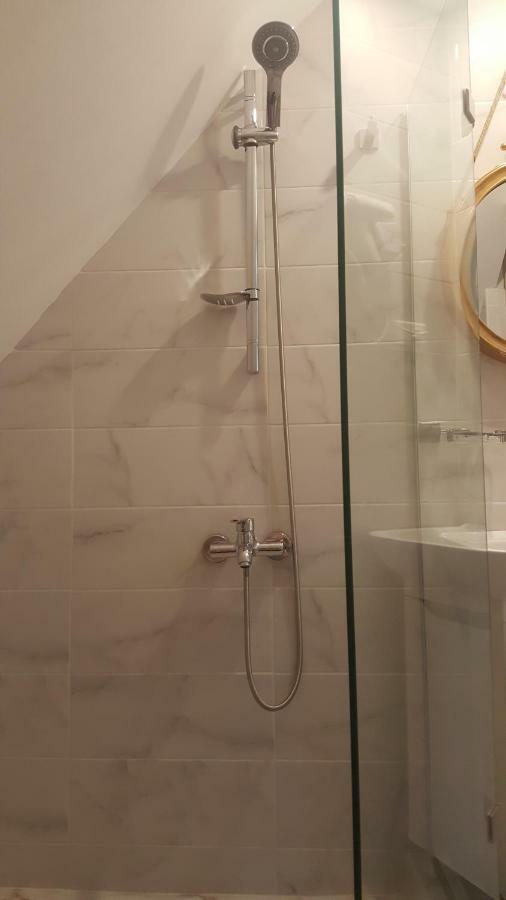Karlsson Borjomi Apartment. Ngoại thất bức ảnh